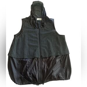 Zenergy by Chico's Full Zip Hooded Vest - Womens Chico Size 2 - Black and White